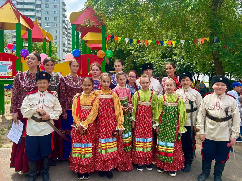 «Лутонюшки» открыли детскую площадку!